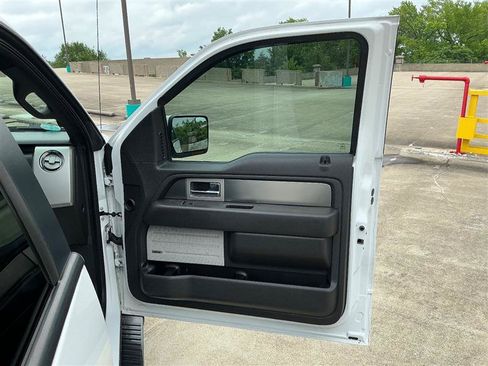 Used 2014 Ford F150 FX4 w/ Equipment Group 402A Luxury AWD/4WD image 35