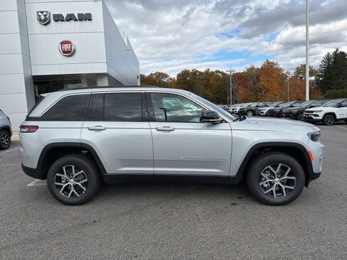 New 2025 Jeep Grand Cherokee Limited image 2