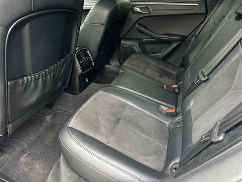 Used 2017 Porsche Macan image 11