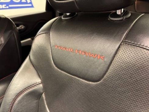 Used 2018 Jeep Cherokee Trailhawk w/ Quick Order Package 27L image 13