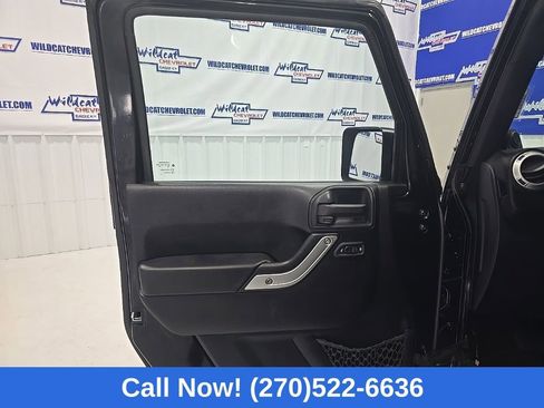 Used 2012 Jeep Wrangler Unlimited Sahara w/ Dual Top Group AWD/4WD image 12