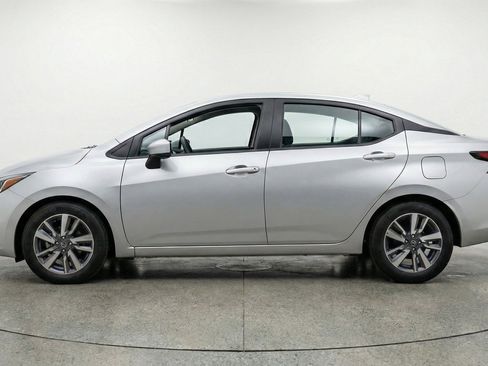 Used 2025 Nissan Versa SV FWD image 5
