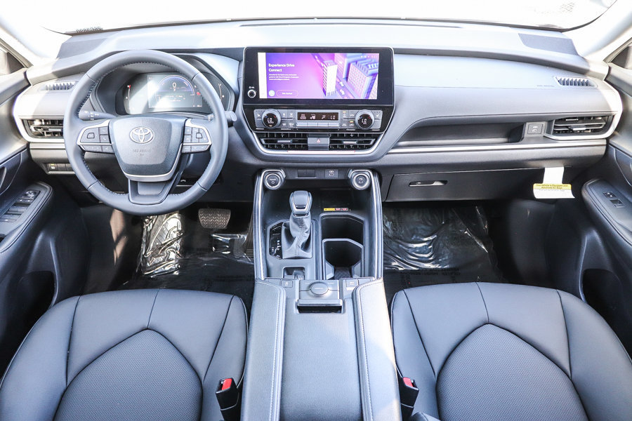 New 2026 Toyota Grand Highlander XLE FWD image 12