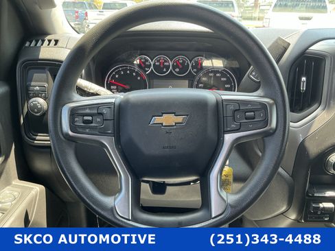 Used 2022 Chevrolet Silverado 1500 Custom w/ Safety Confidence Package RWD image 18