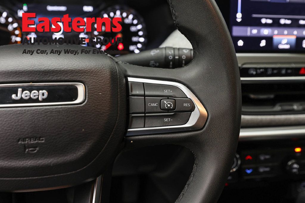 Used 2024 Jeep Compass Latitude AWD/4WD image 17