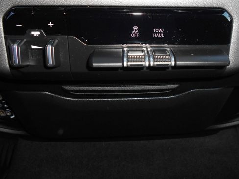 Certified 2023 RAM 1500 Big Horn AWD/4WD image 16