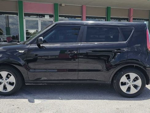 Used 2014 Kia Soul FWD image 2