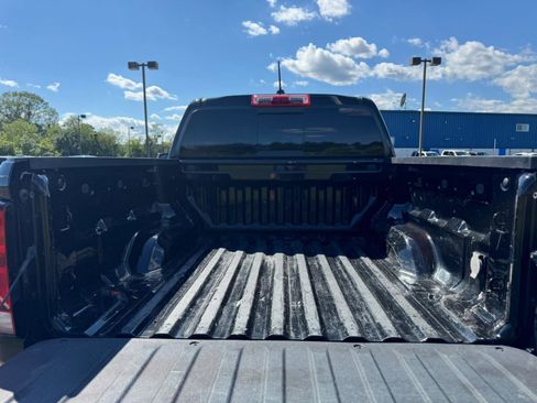 Used 2023 Chevrolet Colorado Z71 image 36