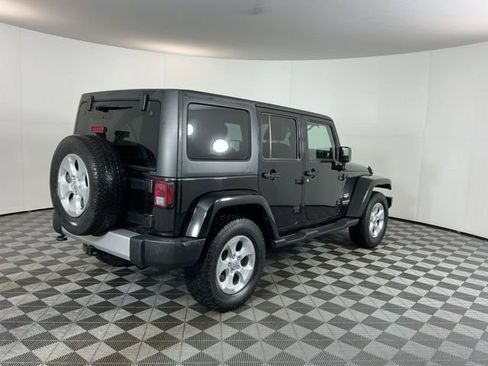 Used 2014 Jeep Wrangler Unlimited Sahara AWD/4WD image 5