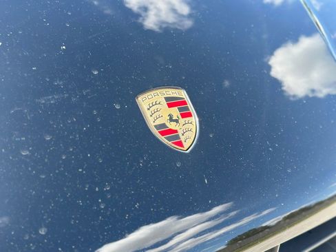 Used 2018 Porsche Macan AWD/4WD image 11