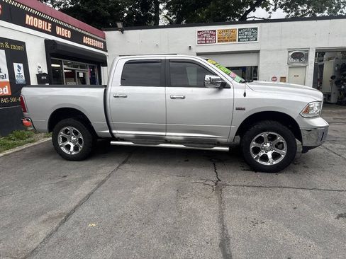 Used 2017 RAM 1500 Laramie AWD/4WD image 5