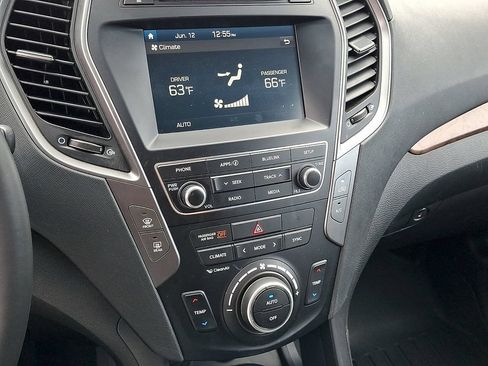 Used 2018 Hyundai Santa Fe Sport 2.0T AWD/4WD image 17