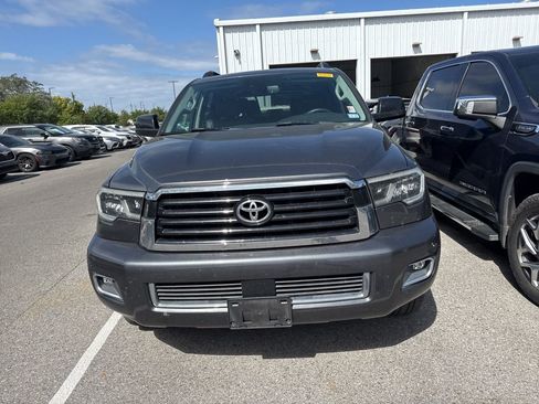 Used 2018 Toyota Sequoia TRD Sport image 2