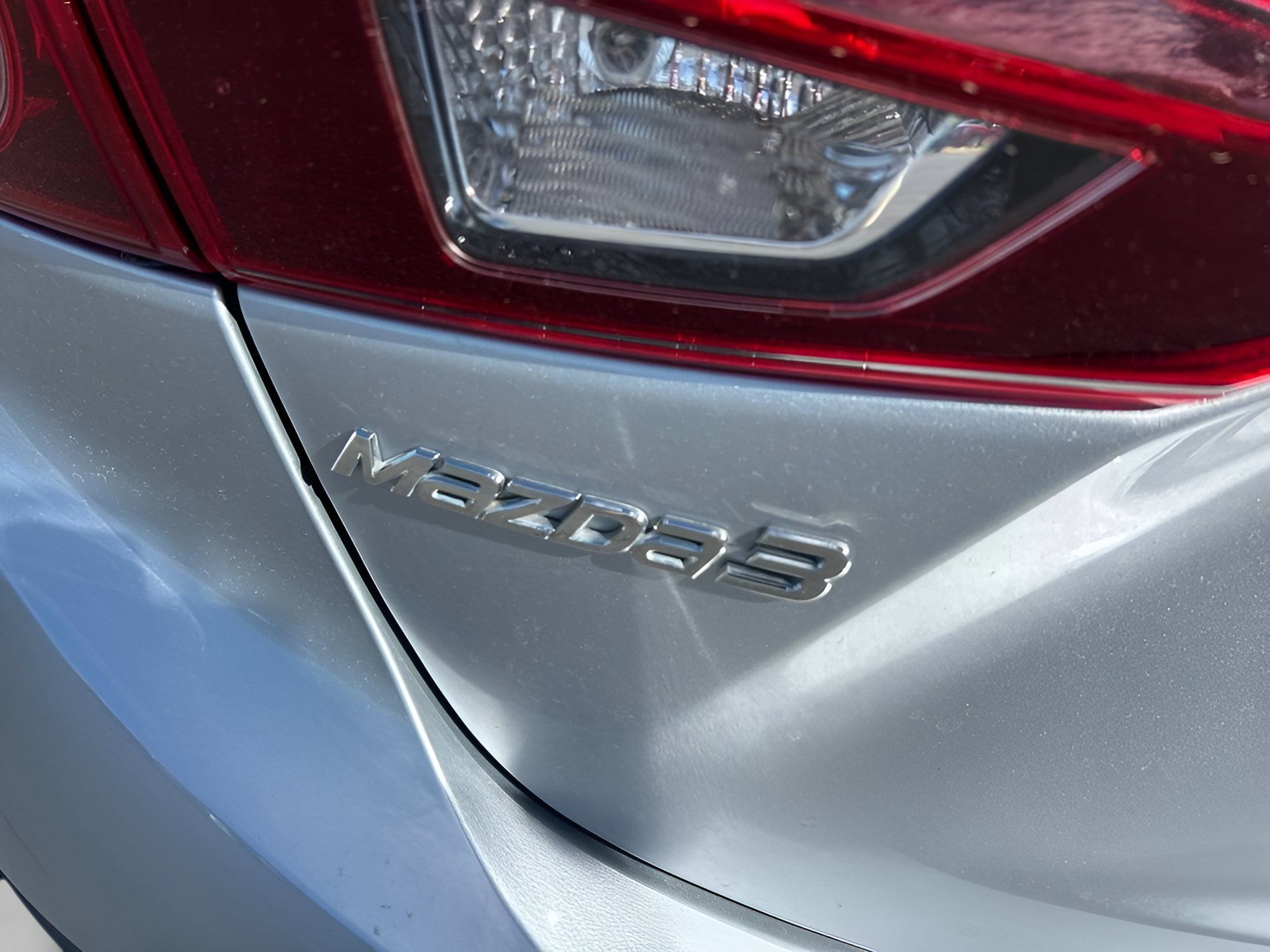Used 2017 MAZDA MAZDA3 Touring FWD image 11