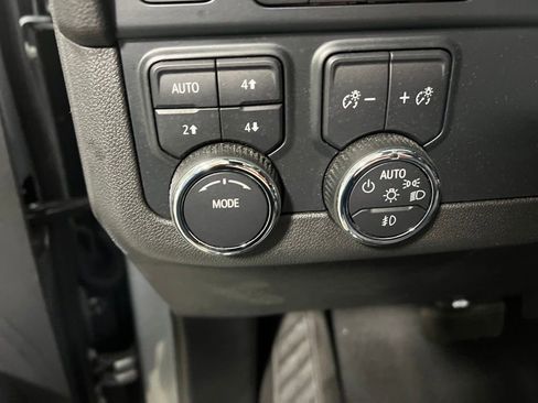 Used 2025 Chevrolet Tahoe Z71 image 25