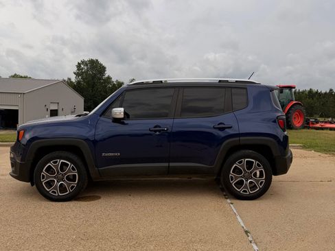 Used 2017 Jeep Renegade Limited AWD/4WD image 8
