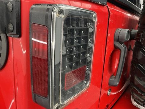 Used 2015 Jeep Wrangler Unlimited Sahara w/ Connectivity Group image 14