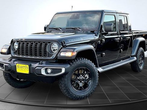 New 2026 Jeep Gladiator Sport image 2