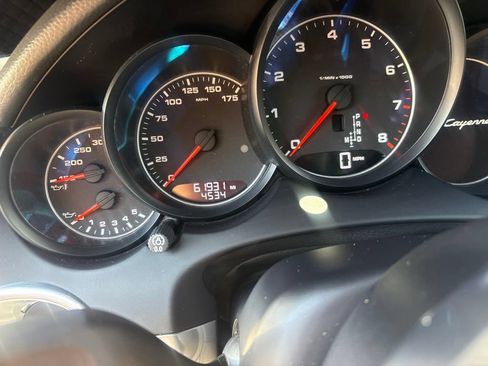 Used 2018 Porsche Cayenne AWD/4WD image 9