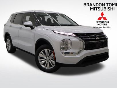 New 2026 Mitsubishi Outlander ES