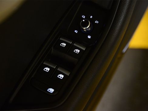 Used 2018 Audi A4 2.0T Premium Plus image 12