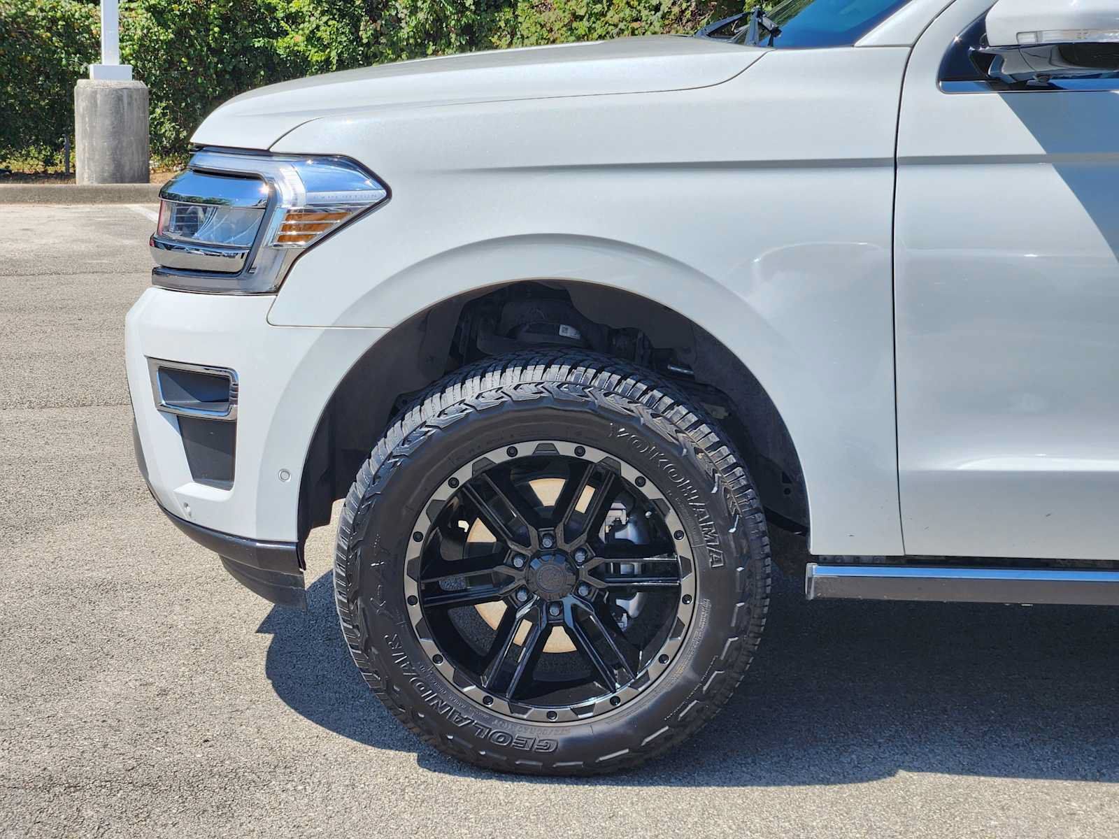 Used 2022 Ford Expedition Limited RWD image 8