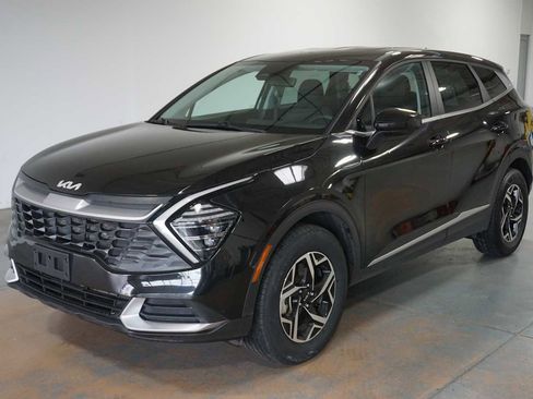 Used 2024 Kia Sportage LX image 1