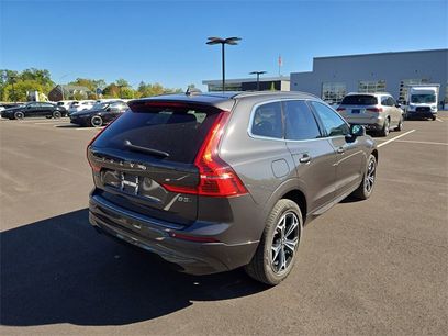 Used 2022 Volvo XC60 B5 Momentum w/ Climate Package