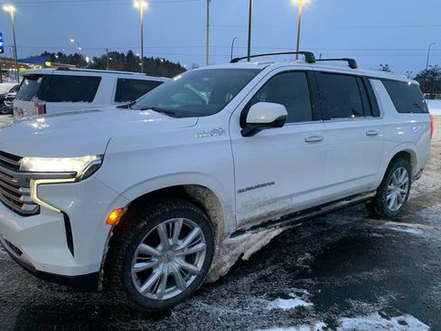 Used 2021 Chevrolet Suburban High Country w/ Premium Package image 3