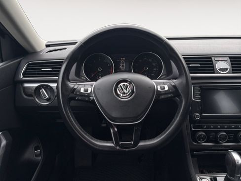 Used 2017 Volkswagen Passat 1.8T SE FWD image 13