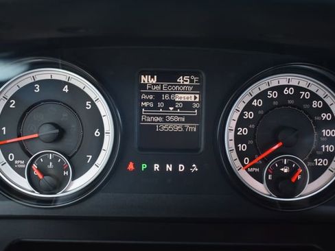 Used 2015 RAM 1500 Express AWD/4WD image 19