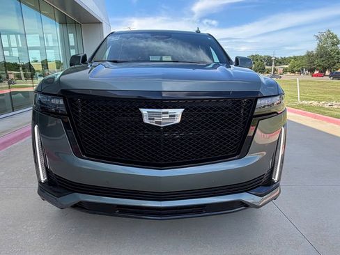 Used 2024 Cadillac Escalade Sport w/ LPO, ONYX Package AWD/4WD image 8