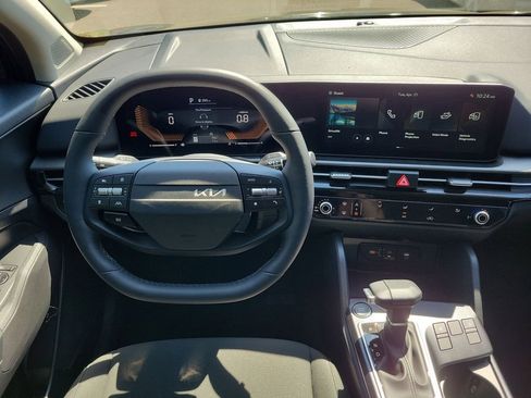 New 2026 Kia Sportage LX FWD image 18