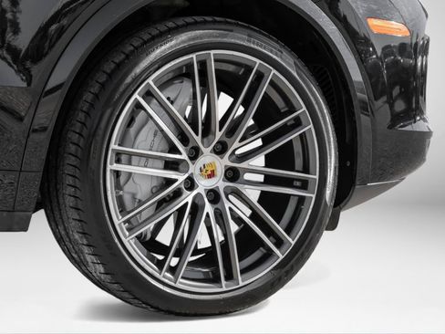 Used 2020 Porsche Cayenne Turbo image 66