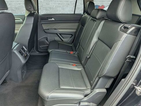 Certified 2023 Volkswagen Atlas SE w/ Black Wheel Package FWD image 15