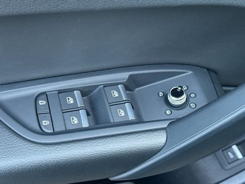 Used 2023 Audi Q5 2.0T Premium w/ Convenience Package image 13