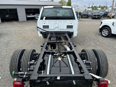 New 2026 Ford F550 4x4 Regular Cab Super Duty image 7
