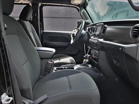 Used 2018 Jeep Wrangler Unlimited Sport S AWD/4WD image 15