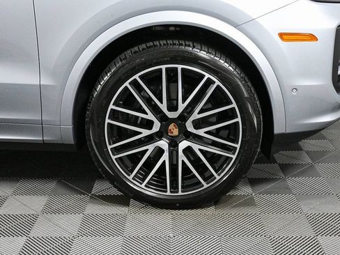 Certified 2026 Porsche Cayenne Coupe AWD/4WD image 40