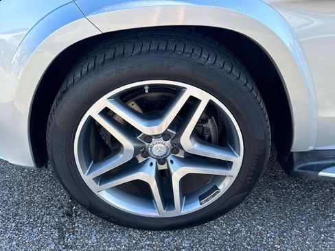 Used 2017 Mercedes-Benz GLS 550 4MATIC image 4