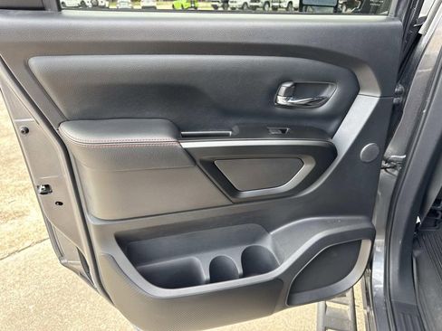 Used 2023 Nissan Titan PRO-4X image 29