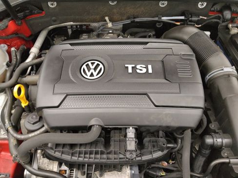 Used 2018 Volkswagen Golf SE image 30