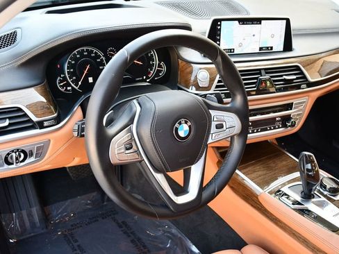 Used 2018 BMW 740i RWD image 12