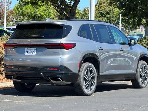 Used 2026 Buick Enclave Sport Touring w/ Power Package FWD image 4
