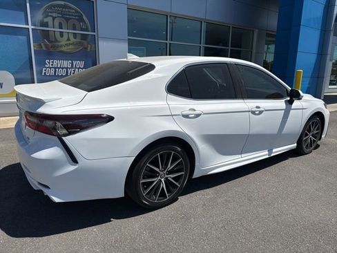 Used 2024 Toyota Camry SE w/ Cold Weather Package FWD image 6