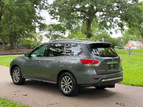 Used 2015 Nissan Pathfinder SV AWD/4WD image 6