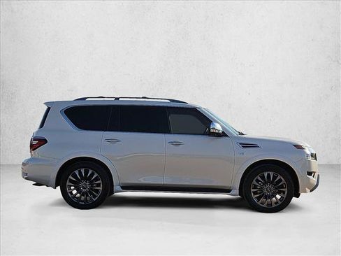Used 2022 Nissan Armada Platinum w/ Captain's Chairs Package RWD image 4
