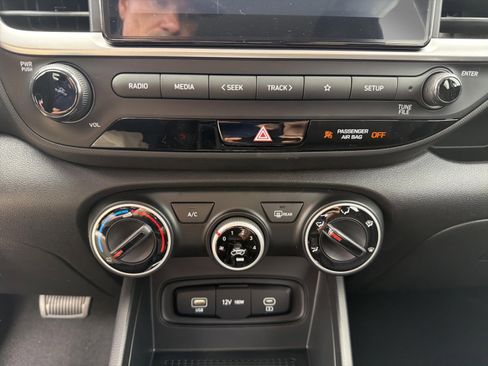 New 2026 Hyundai Venue SE FWD image 17