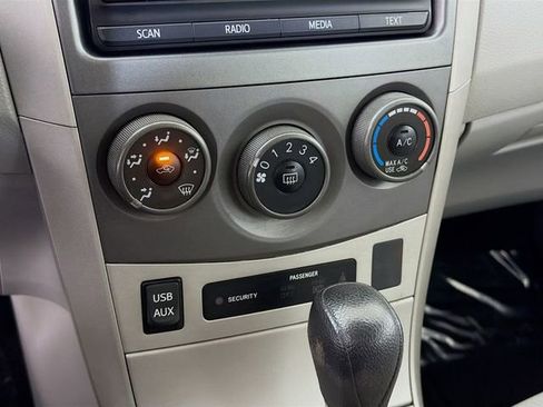 Used 2012 Toyota Corolla LE image 15