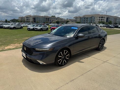 Certified 2024 Honda Accord Touring image 4